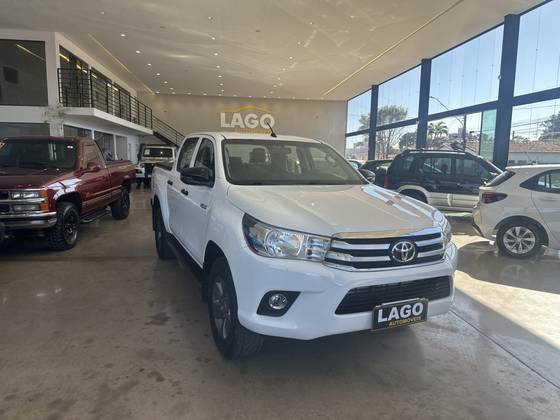 TOYOTA HILUX 2.8 POWER PACK 4X4 CD 16V DIESEL 4P MANUAL