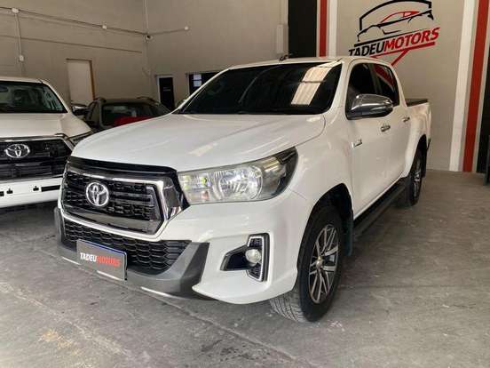 TOYOTA-HILUX-2020