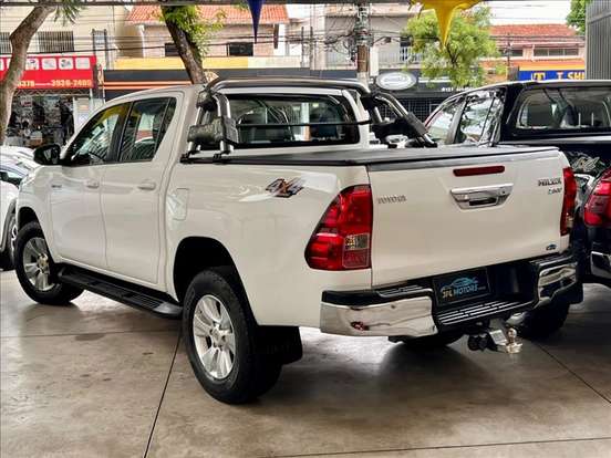 TOYOTA-HILUX-2016