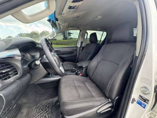 TOYOTA-HILUX-2017