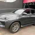 TOYOTA HILUX SW4 2.7 VVT-i FLEX SRV 7L 4X2 AUTOMÁTICO TOYOTA HILUX SW4 2.7 VVT-i FLEX SRV 7L 4X2 AUTOMÁTICO