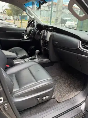 TOYOTA-HILUX SW4-2021
