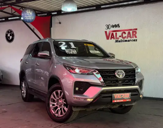 TOYOTA HILUX SW4 2.7 VVT-i FLEX SRV 7L 4X2 AUTOMÁTICO