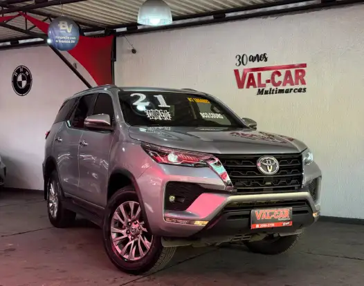 TOYOTA-HILUX SW4-2.7 VVT-i FLEX SRV 7L 4X2 AUTOMÁTICO TOYOTA-HILUX SW4-2021
