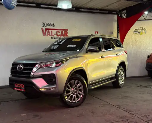 TOYOTA-HILUX SW4-2.7 VVT-i FLEX SRV 7L 4X2 AUTOMÁTICO TOYOTA-HILUX SW4-2021