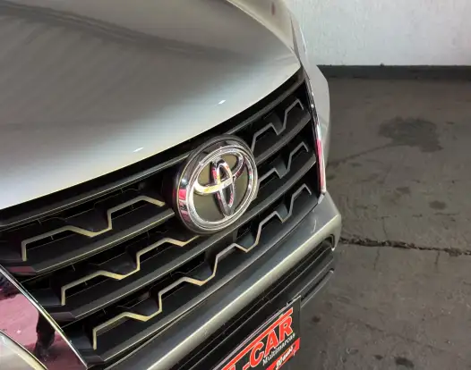 TOYOTA-HILUX SW4-2.7 VVT-i FLEX SRV 7L 4X2 AUTOMÁTICO TOYOTA-HILUX SW4-2021