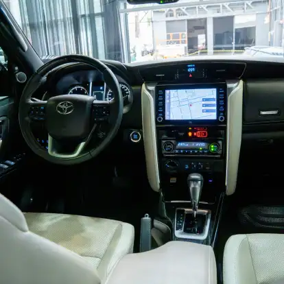 TOYOTA-HILUX SW4-2022