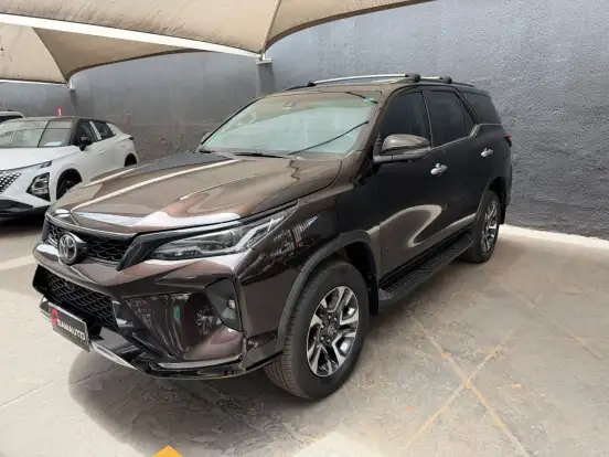 TOYOTA-HILUX SW4-2.8 D-4D TURBO DIESEL SRX PLATINUM 7L 4X4 AUTOMÁTICO TOYOTA-HILUX SW4-2024