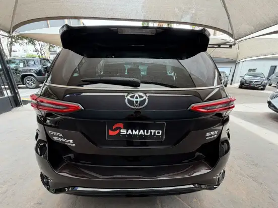 TOYOTA-HILUX SW4-2024