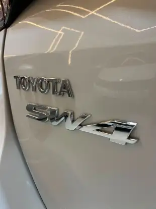 TOYOTA-HILUX SW4-2024