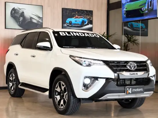 TOYOTA-HILUX SW4-2.8 SRX DIAMOND 4X4 7 LUGARES 16V TURBO INTERCOOLER DIESEL 4P AUTOMÁTICO TOYOTA-HILUX SW4-2018