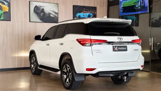 TOYOTA-HILUX SW4-2018