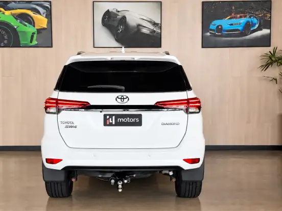 TOYOTA-HILUX SW4-2.8 SRX DIAMOND 4X4 7 LUGARES 16V TURBO INTERCOOLER DIESEL 4P AUTOMÁTICO TOYOTA-HILUX SW4-2018