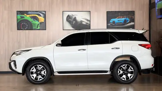 TOYOTA-HILUX SW4-2018