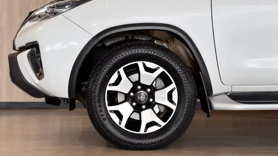TOYOTA-HILUX SW4-2018
