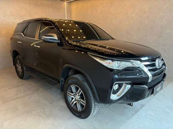 TOYOTA-HILUX SW4-2.7 SR 4X2 16V FLEX 4P AUTOMÁTICO TOYOTA-HILUX SW4-2017