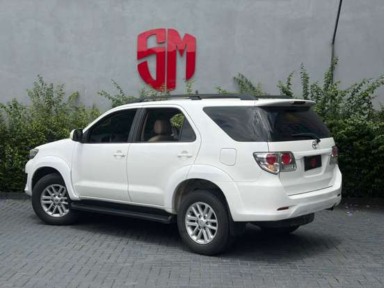 TOYOTA-HILUX SW4-2012
