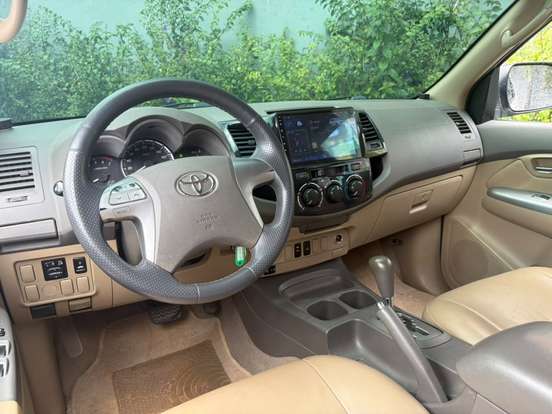 TOYOTA-HILUX SW4-2.7 SR 4X2 16V FLEX 4P AUTOMÁTICO TOYOTA-HILUX SW4-2012
