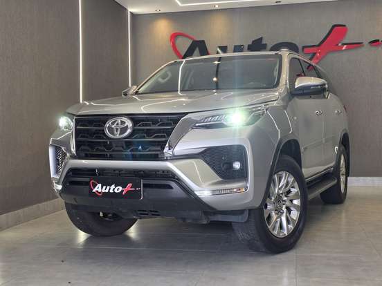 TOYOTA-HILUX SW4-2.7 VVT-i FLEX SRV 7L 4X2 AUTOMÁTICO TOYOTA-HILUX SW4-2021