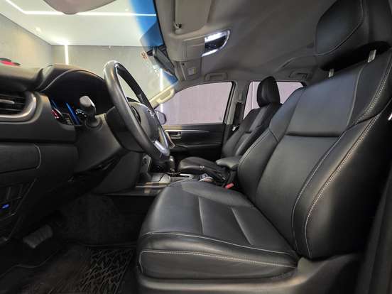 TOYOTA-HILUX SW4-2.7 VVT-i FLEX SRV 7L 4X2 AUTOMÁTICO TOYOTA-HILUX SW4-2021