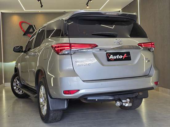 TOYOTA-HILUX SW4-2.7 VVT-i FLEX SRV 7L 4X2 AUTOMÁTICO TOYOTA-HILUX SW4-2021