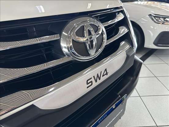 TOYOTA-HILUX SW4-2.8 SRX 4X4 7 LUGARES 16V TURBO INTERCOOLER DIESEL 4P AUTOMÁTICO TOYOTA-HILUX SW4-2019