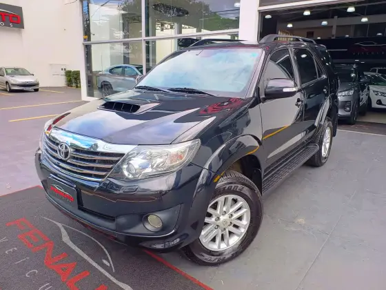 TOYOTA HILUX SW4 3.0 SRV 4X4 16V TURBO INTERCOOLER DIESEL 4P AUTOMÁTICO