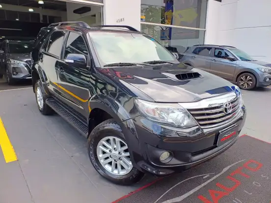 TOYOTA-HILUX SW4-2014