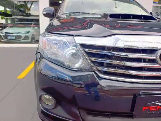TOYOTA-HILUX SW4-2014