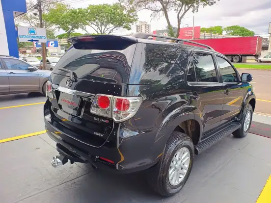 TOYOTA-HILUX SW4-3.0 SRV 4X4 16V TURBO INTERCOOLER DIESEL 4P AUTOMÁTICO TOYOTA-HILUX SW4-2014