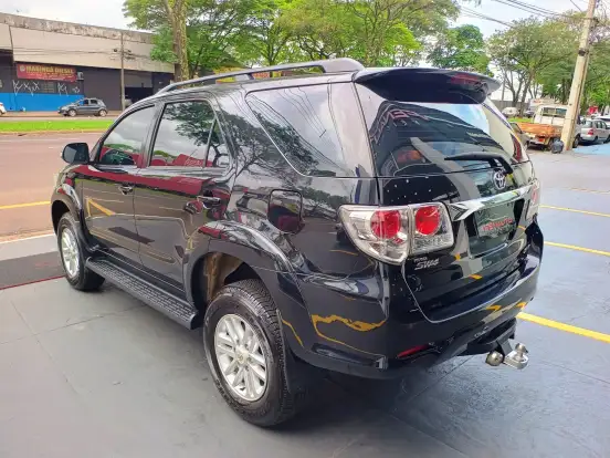 TOYOTA-HILUX SW4-3.0 SRV 4X4 16V TURBO INTERCOOLER DIESEL 4P AUTOMÁTICO TOYOTA-HILUX SW4-2014