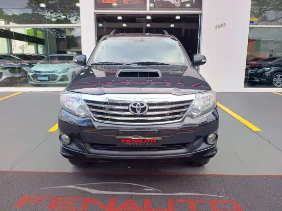 TOYOTA-HILUX SW4-2014