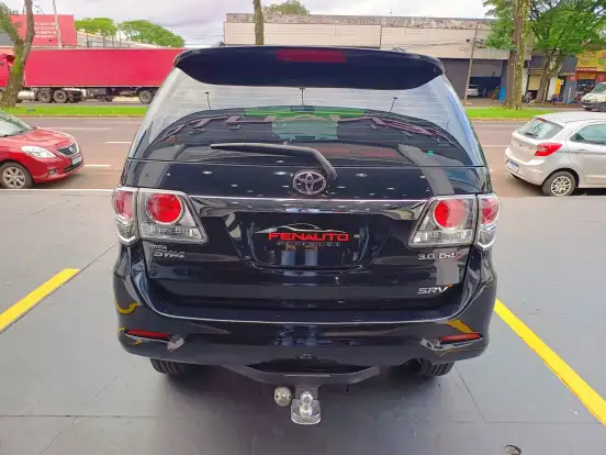 TOYOTA-HILUX SW4-3.0 SRV 4X4 16V TURBO INTERCOOLER DIESEL 4P AUTOMÁTICO TOYOTA-HILUX SW4-2014
