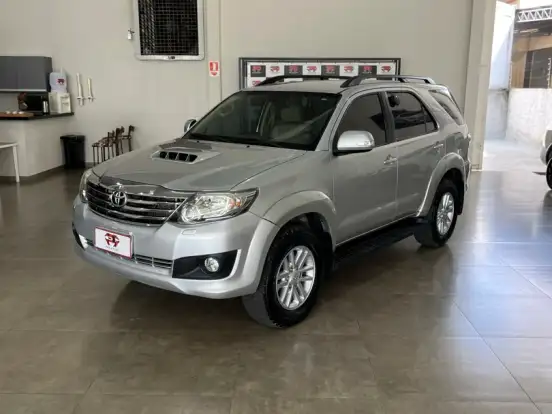 TOYOTA-HILUX SW4-3.0 SRV 4X4 7 LUGARES 16V TURBO INTERCOOLER DIESEL 4P AUTOMÁTICO TOYOTA-HILUX SW4-2011