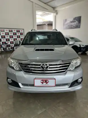 TOYOTA-HILUX SW4-2011