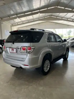 TOYOTA-HILUX SW4-2011