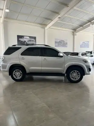 TOYOTA-HILUX SW4-2011