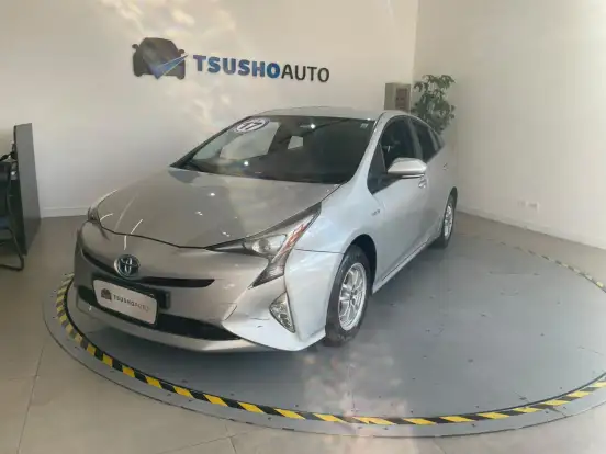 TOYOTA-PRIUS-2017