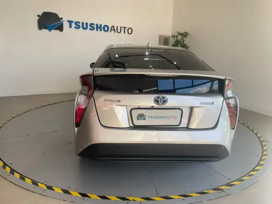 TOYOTA-PRIUS-2017