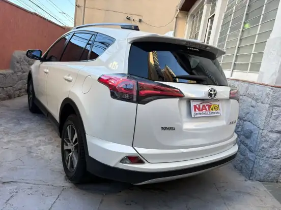 TOYOTA-RAV4-2018