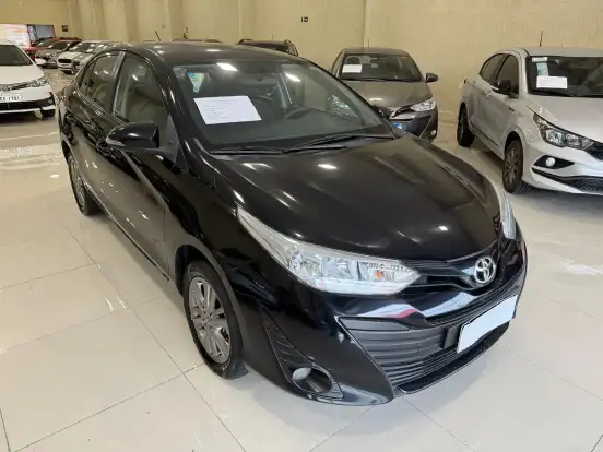 TOYOTA-YARIS-2021