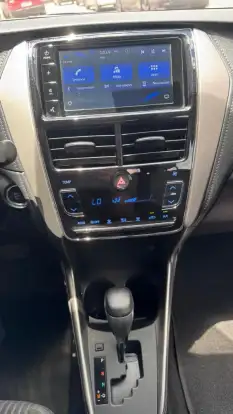 TOYOTA-YARIS-2021