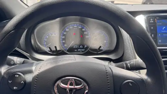 TOYOTA-YARIS-2021