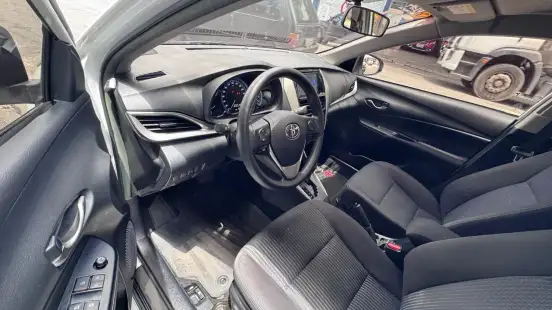 TOYOTA-YARIS-2021