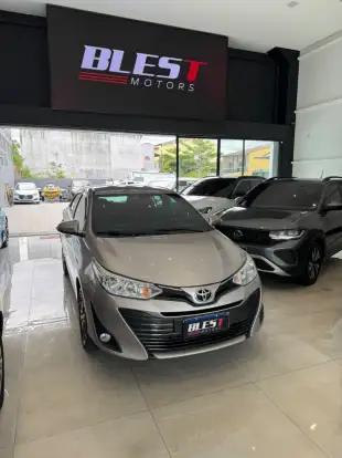TOYOTA-YARIS-2018