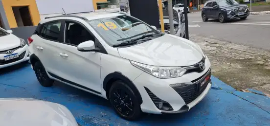 TOYOTA-YARIS-2019