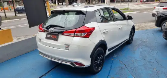 TOYOTA-YARIS-2019