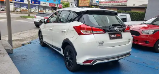 TOYOTA-YARIS-2019