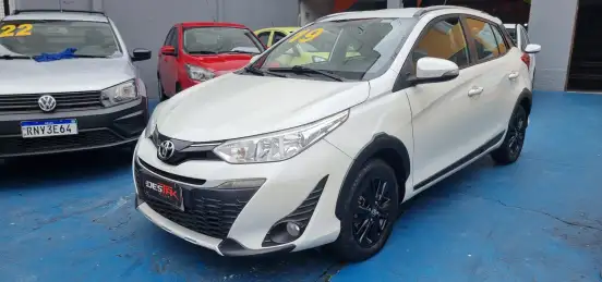 TOYOTA-YARIS-2019