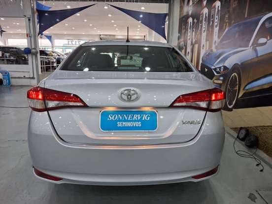 TOYOTA-YARIS-2024